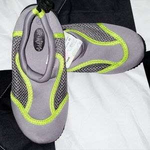 NWT Kids Water/ Swim Shoes Size 11